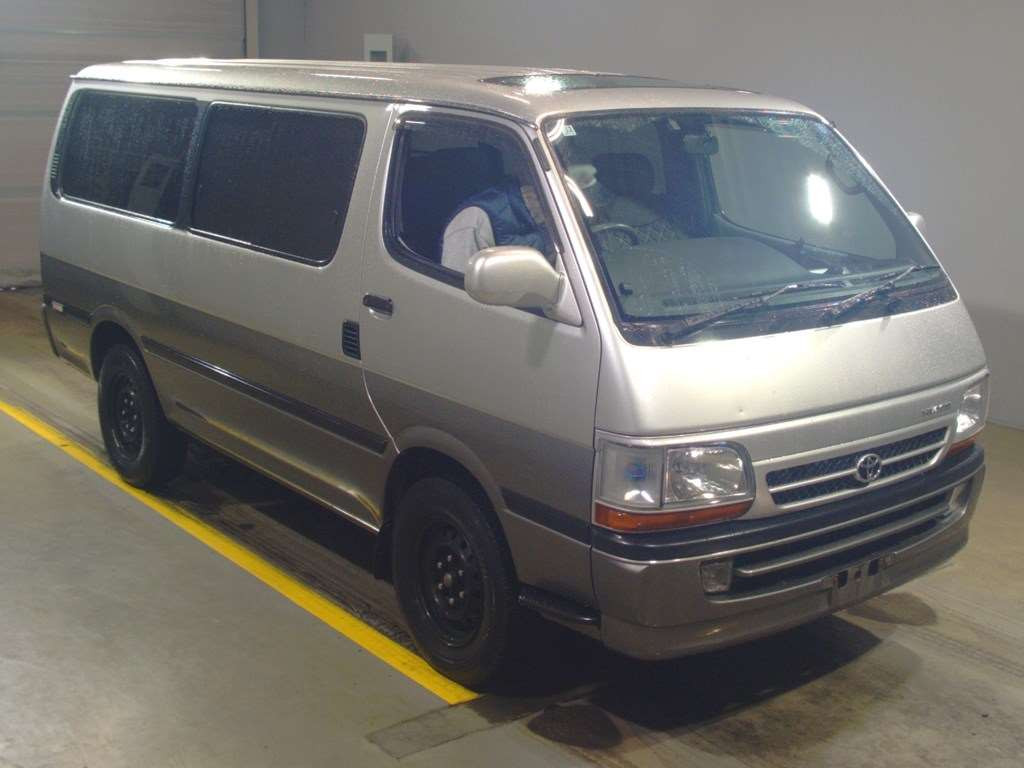 2003 Toyota Hiace Van TRH112V[2]