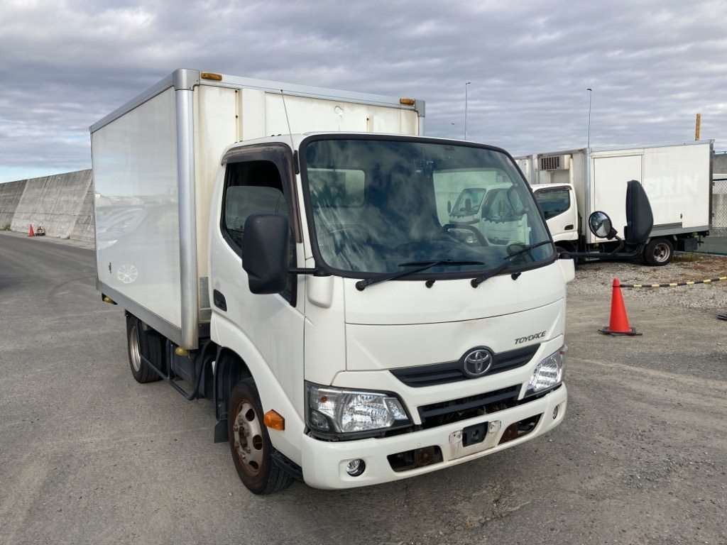 2017 Toyota Toyoace Truck KDY231[2]