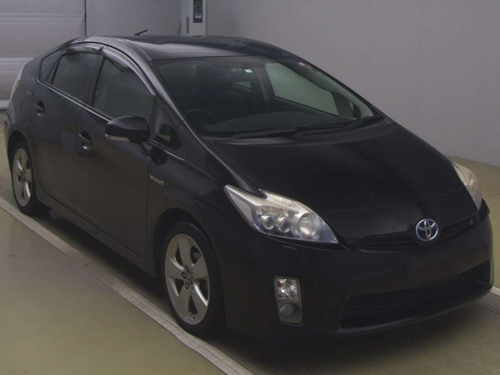 2010 Toyota Prius ZVW30[2]