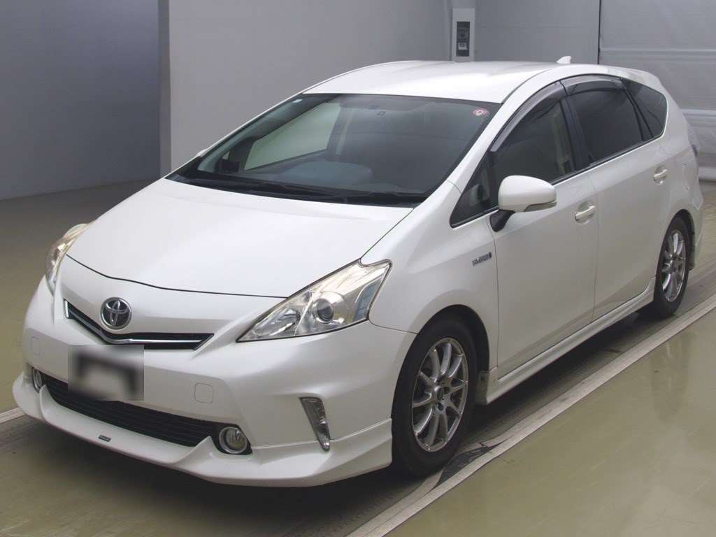 2014 Toyota Prius alpha ZVW41W[0]