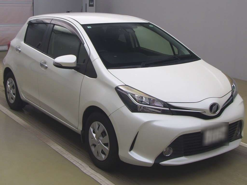 2016 Toyota Vitz NSP130[2]