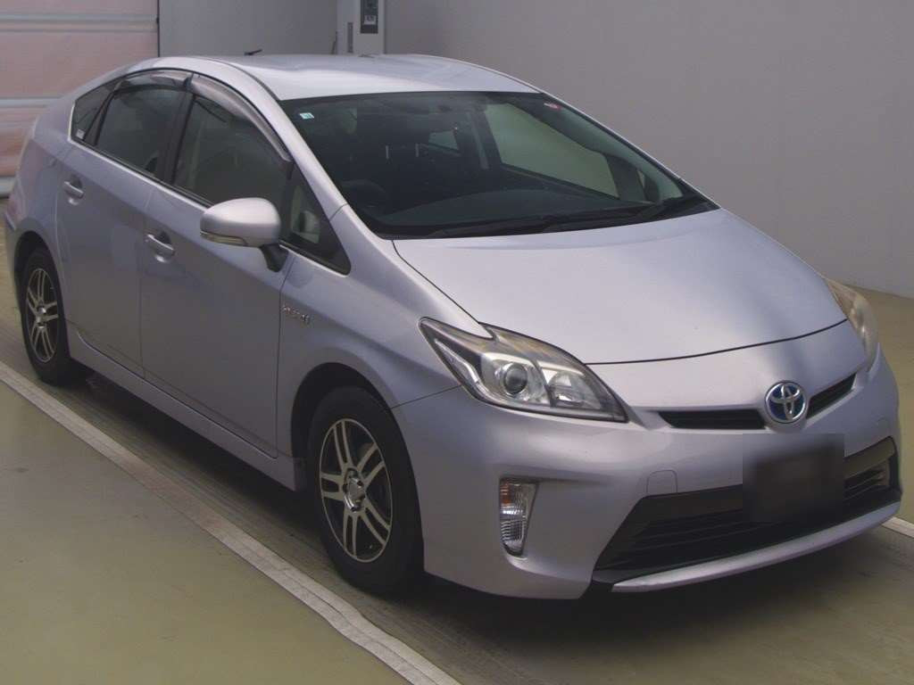 2012 Toyota Prius ZVW30[2]