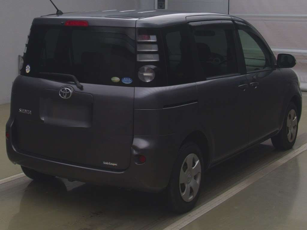 2010 Toyota Sienta NCP81G[1]