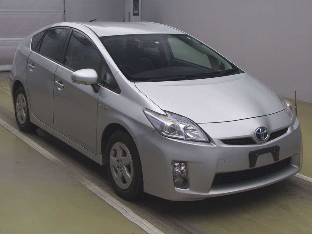 2010 Toyota Prius ZVW30[2]