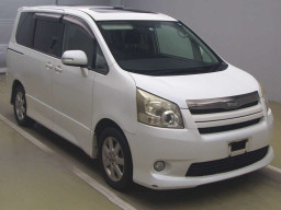 2007 Toyota Noah