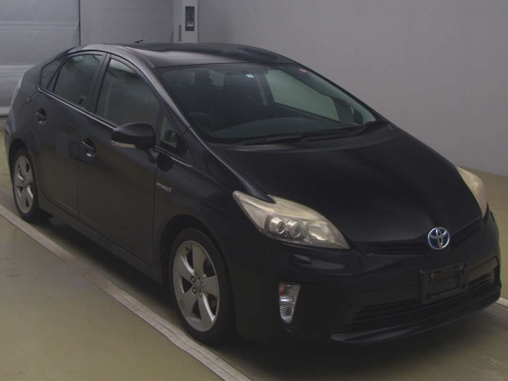 2012 Toyota Prius ZVW30[2]