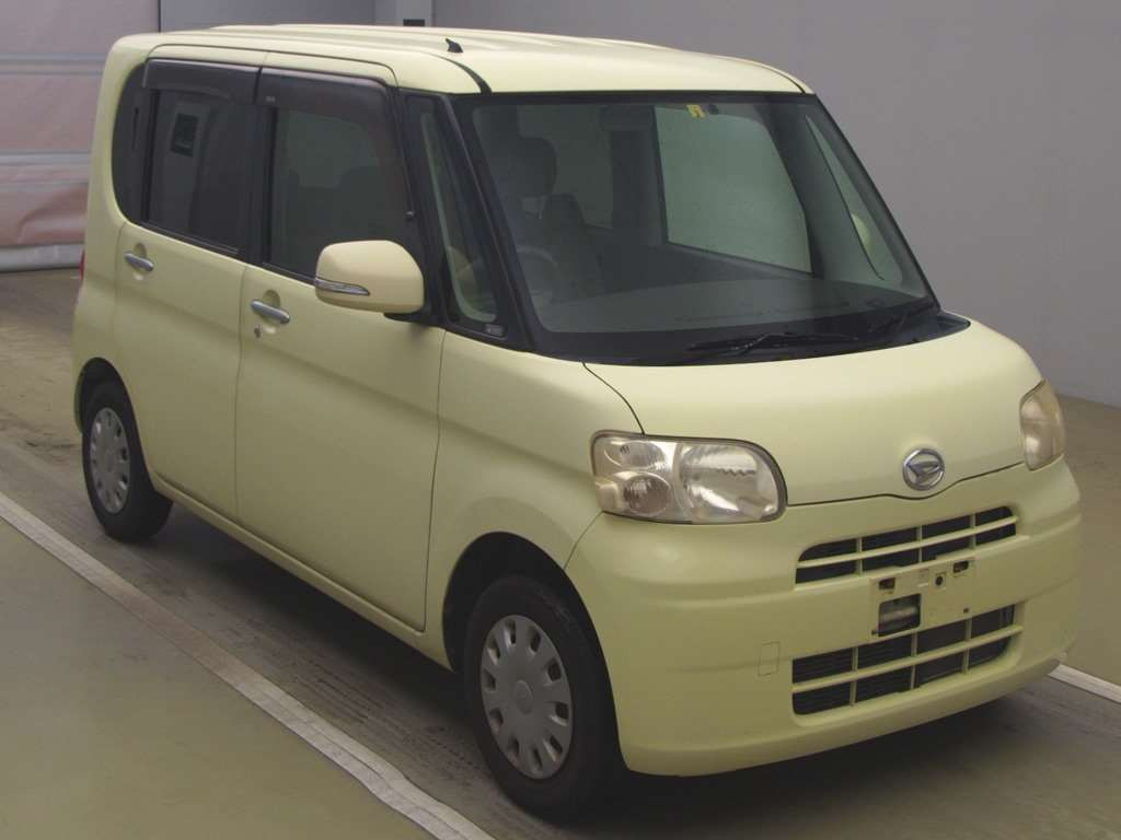 2010 Daihatsu Tanto L375S[2]