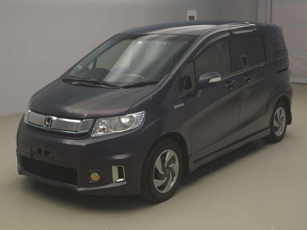 2015 Honda Freed spike hybrid GP3[0]