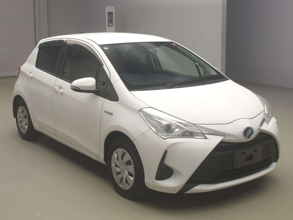 2017 Toyota Vitz NHP130[2]