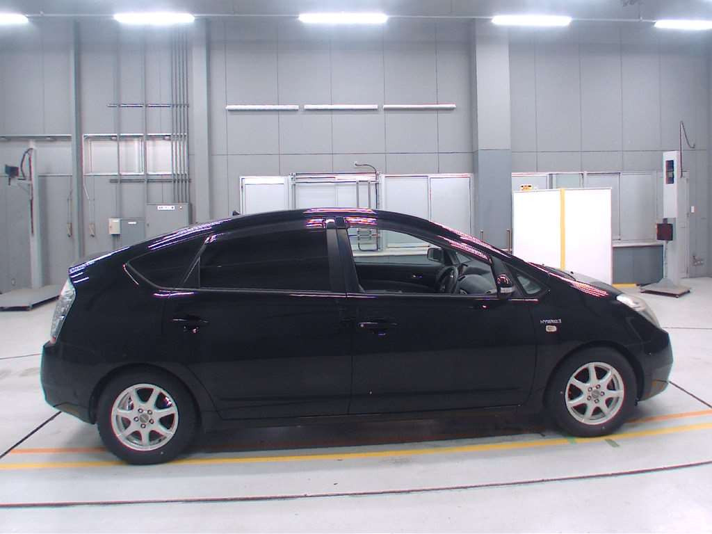 2010 Toyota Prius NHW20[2]