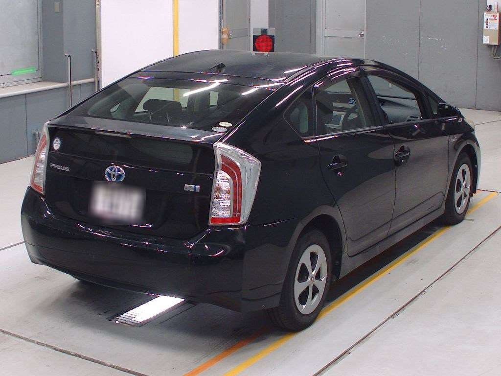 2013 Toyota Prius ZVW30[1]