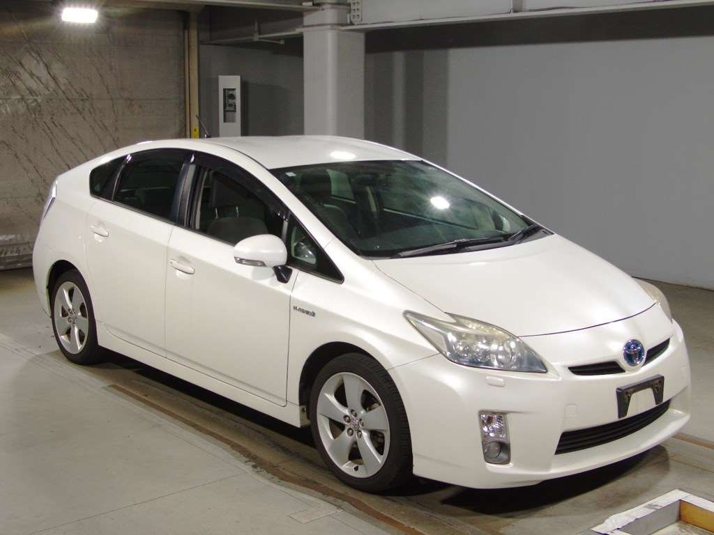 2010 Toyota Prius ZVW30[2]