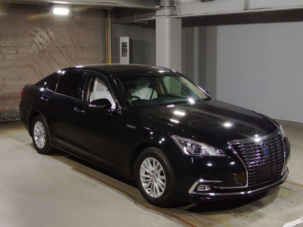 2016 Toyota Crown Hybrid AWS210[2]