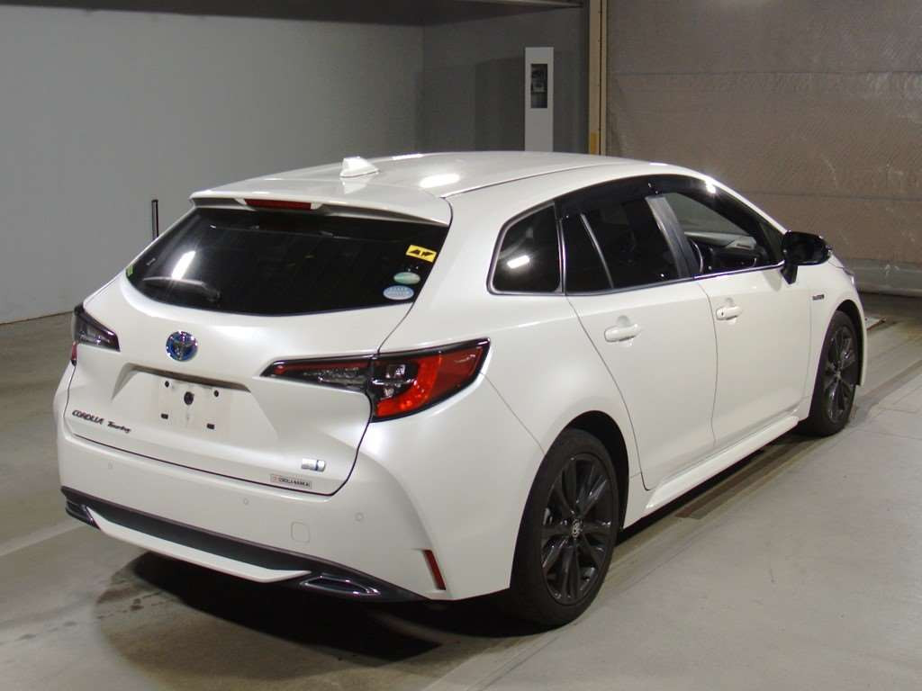 2019 Toyota Corolla Touring Wagon ZWE211W[1]