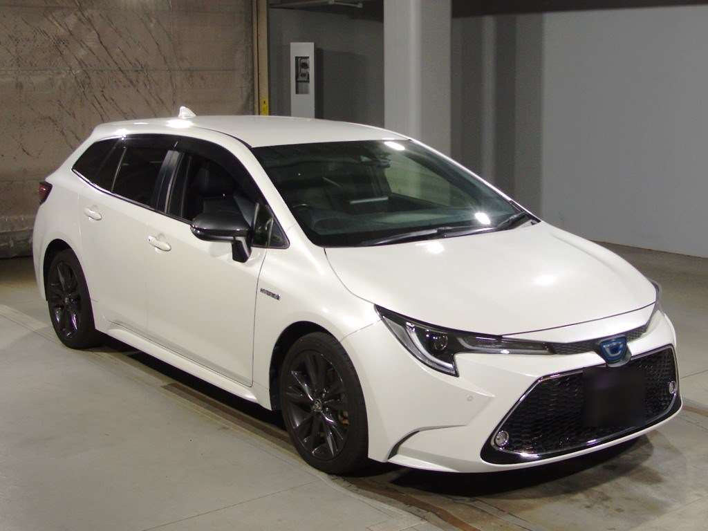 2019 Toyota Corolla Touring Wagon ZWE211W[2]