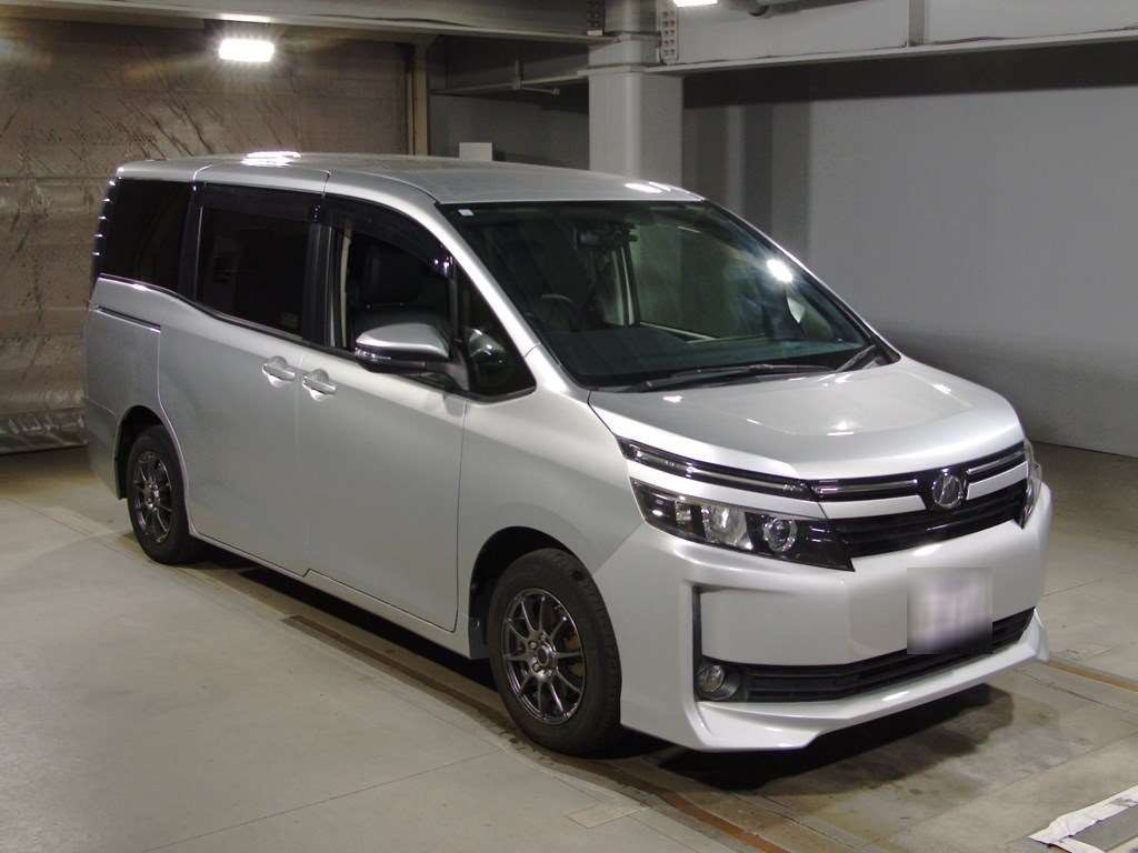 2015 Toyota Voxy ZRR80G[2]