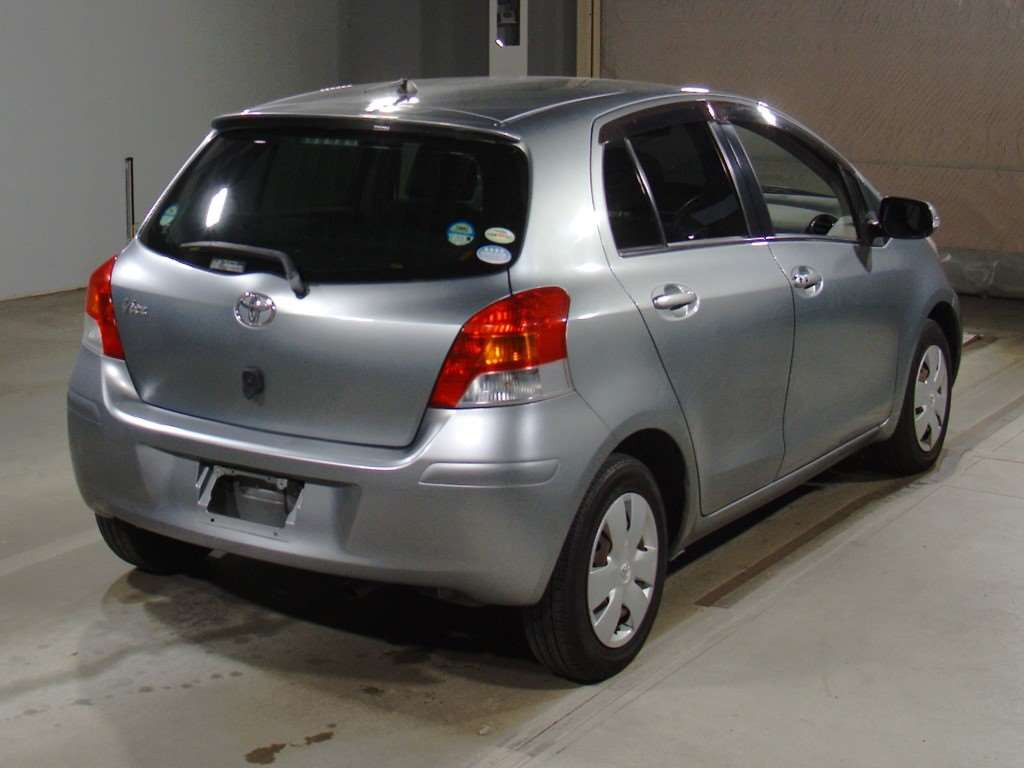 2008 Toyota Vitz SCP90[1]