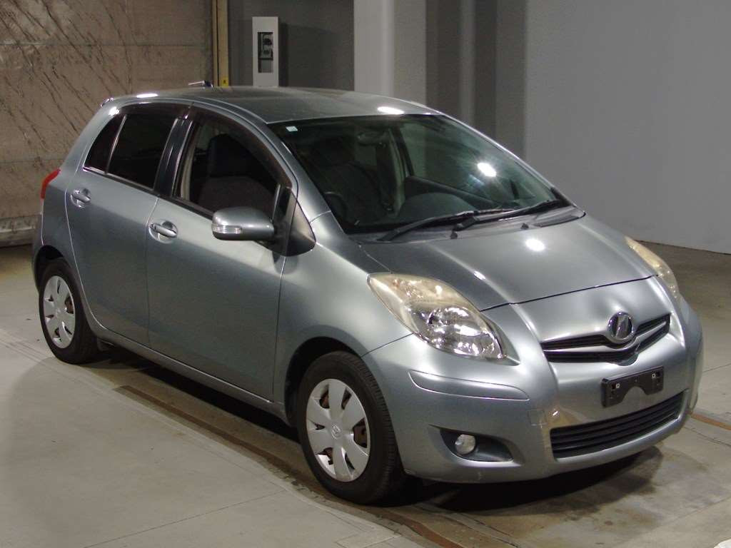 2008 Toyota Vitz SCP90[2]