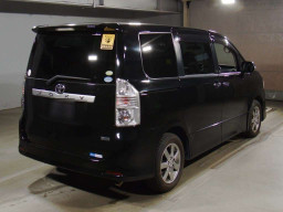 2008 Toyota Voxy