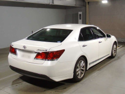 2013 Toyota Crown