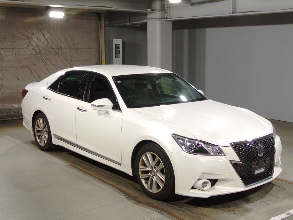 2013 Toyota Crown GRS210[2]