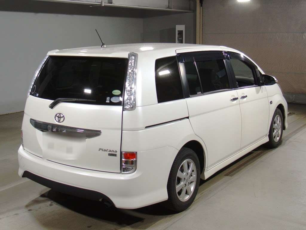 2014 Toyota Isis ZGM10W[1]