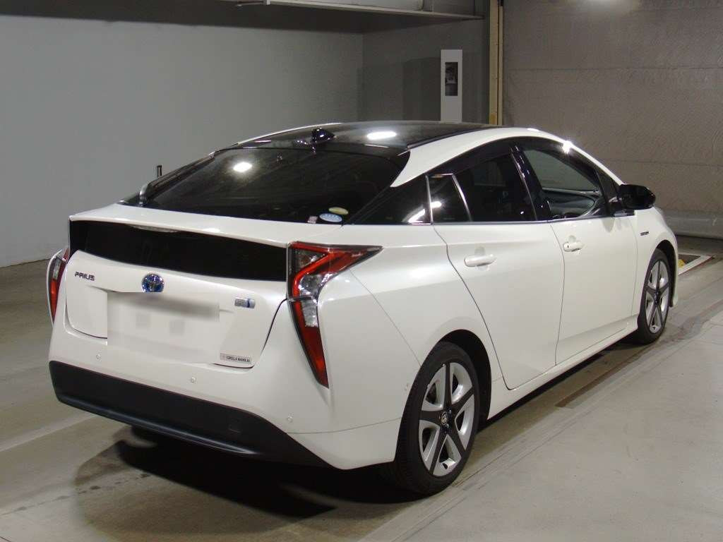 2018 Toyota Prius ZVW50[1]