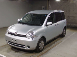 2005 Toyota Sienta