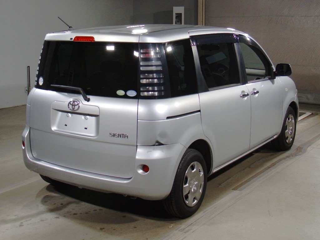 2005 Toyota Sienta NCP81G[1]