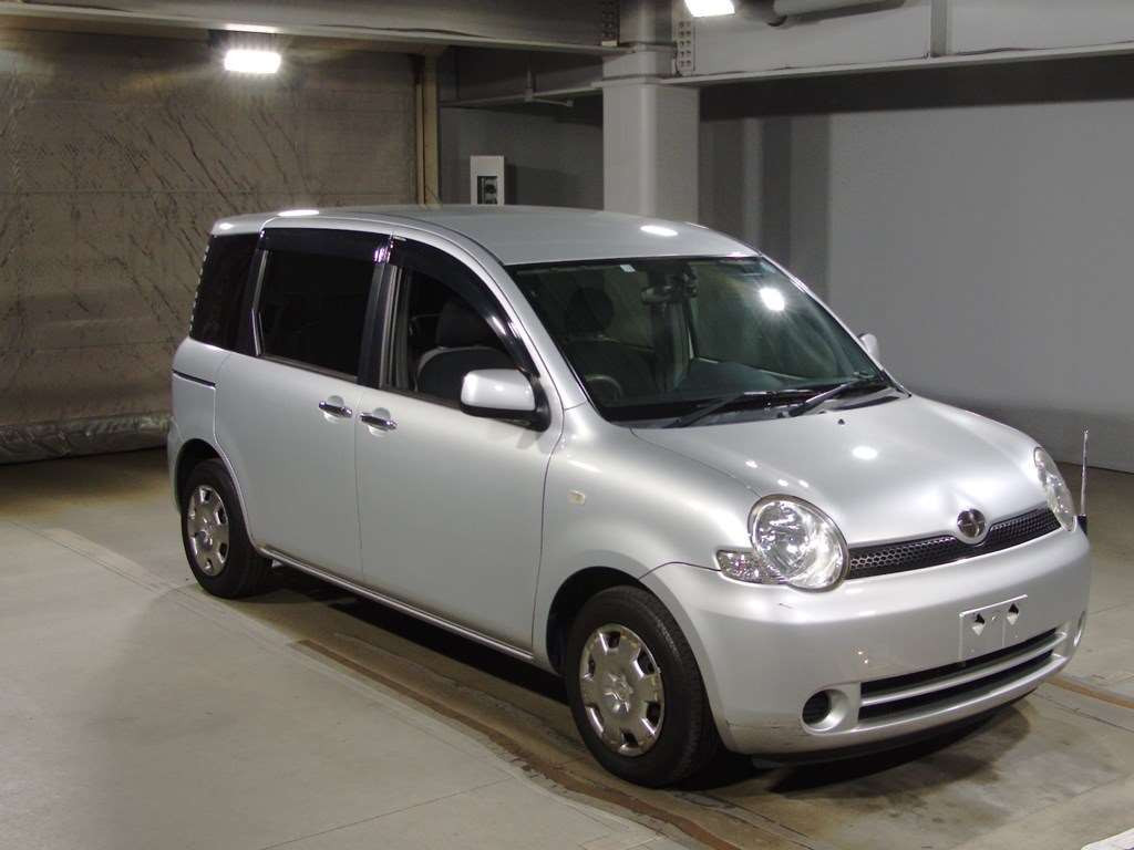 2005 Toyota Sienta NCP81G[2]