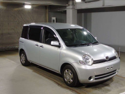 2005 Toyota Sienta