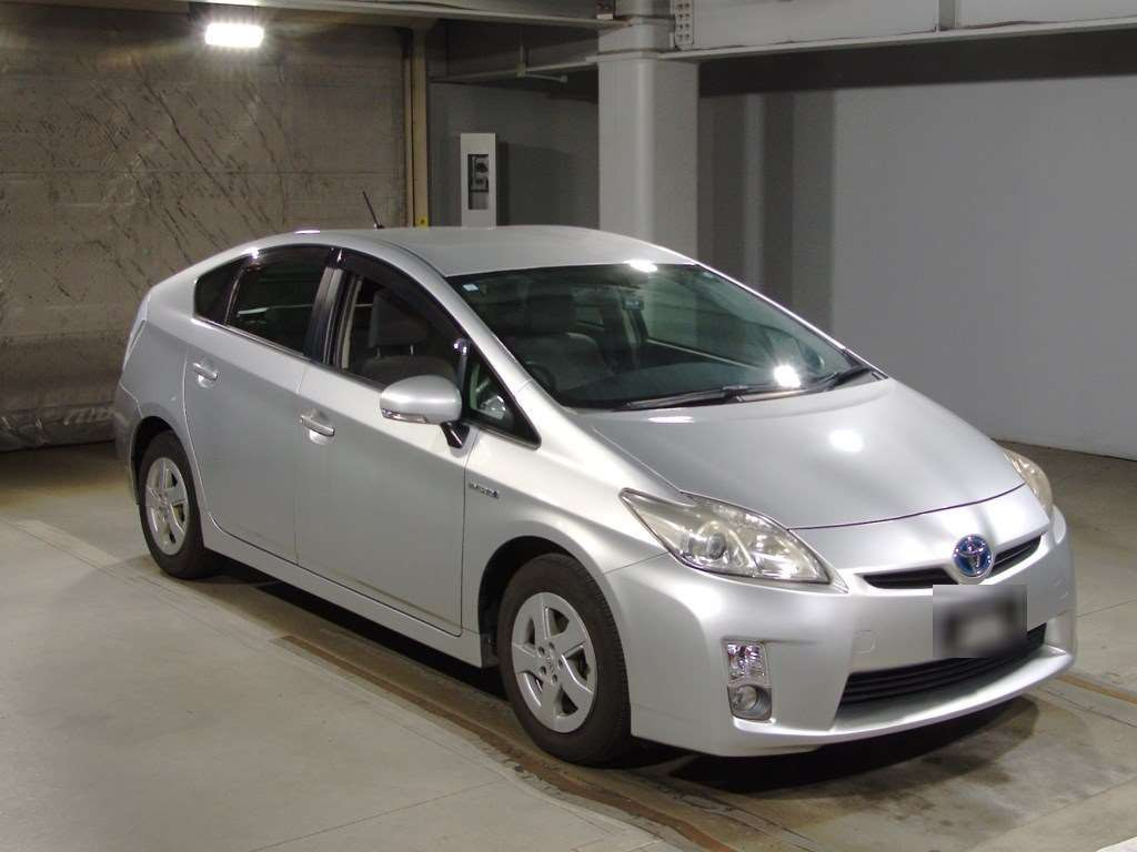 2011 Toyota Prius ZVW30[2]