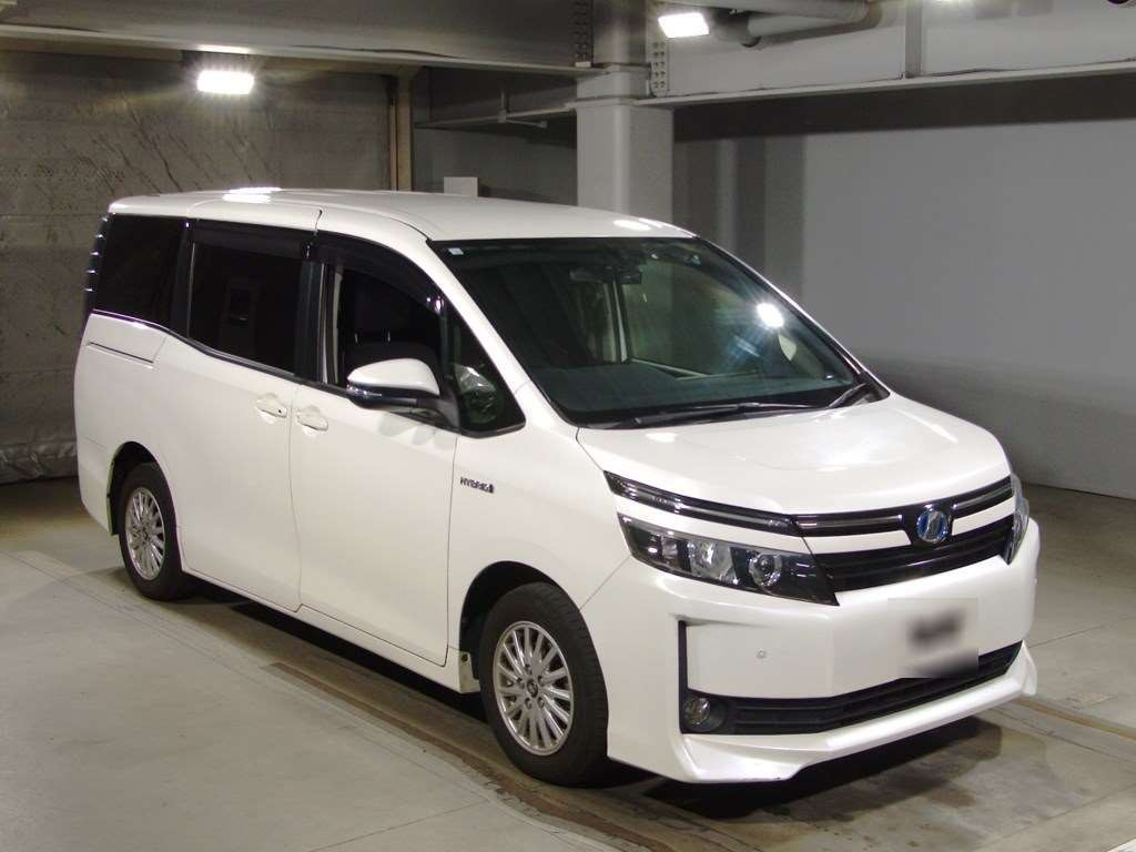 2014 Toyota Voxy ZWR80G[2]