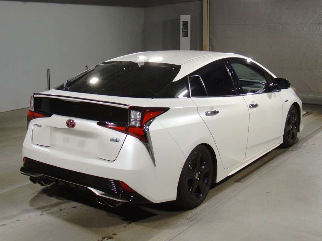 2019 Toyota Prius ZVW51[1]