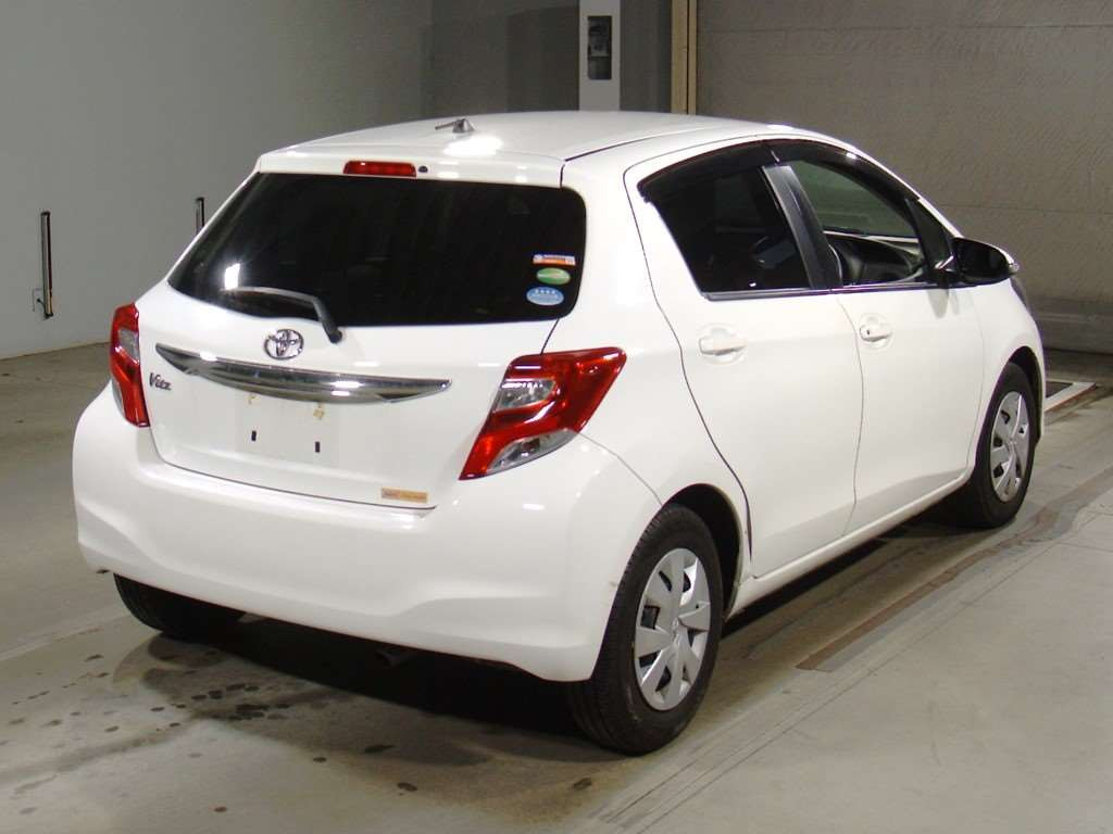 2014 Toyota Vitz NSP130[1]