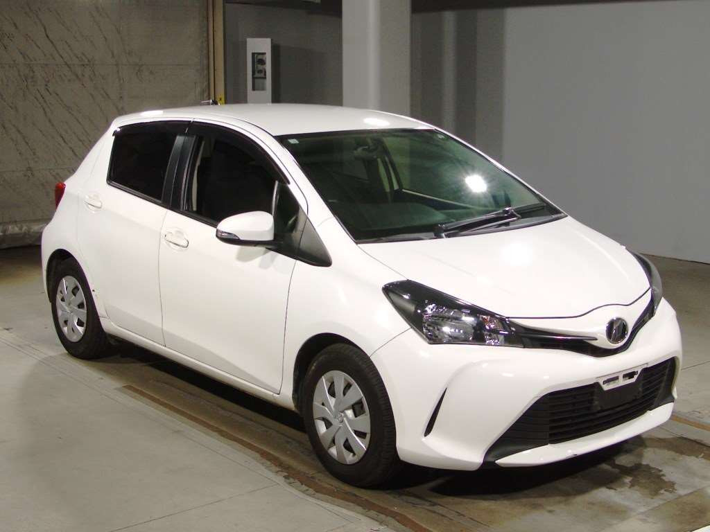 2014 Toyota Vitz NSP130[2]