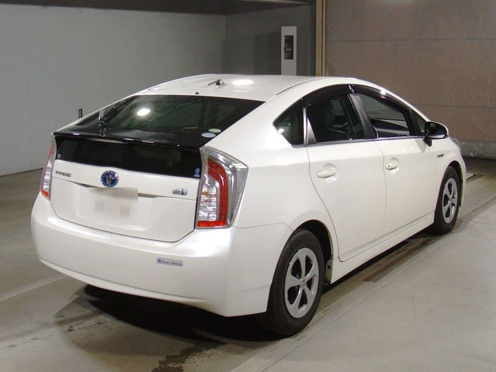 2014 Toyota Prius ZVW30[1]