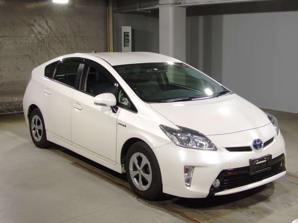 2014 Toyota Prius ZVW30[2]