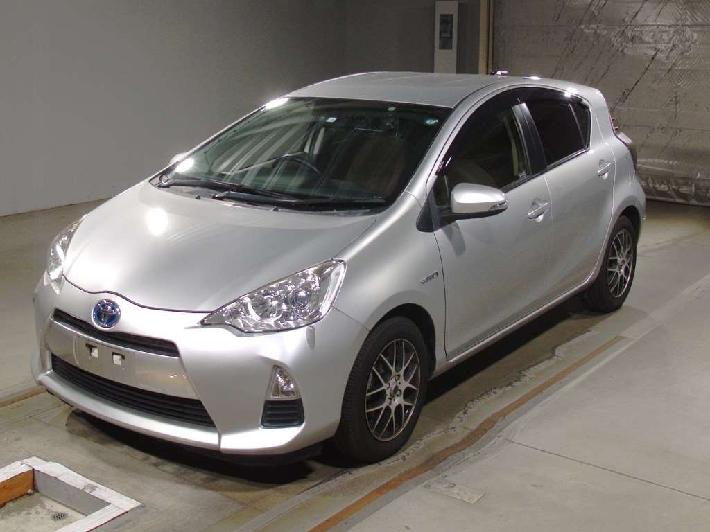 2012 Toyota Aqua NHP10[0]