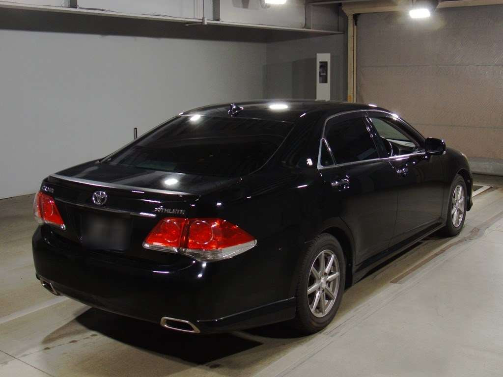 2012 Toyota Crown GRS200[1]