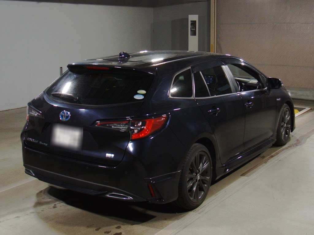 2020 Toyota Corolla Touring Wagon ZWE211W[1]