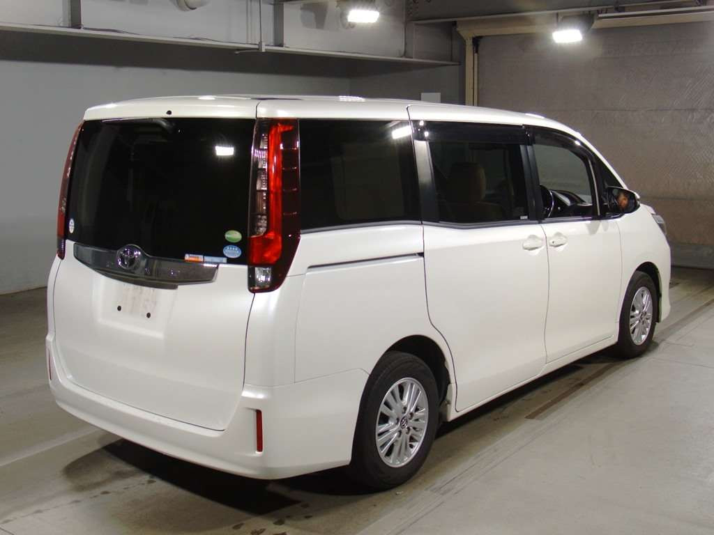 2014 Toyota Noah ZRR80G[1]