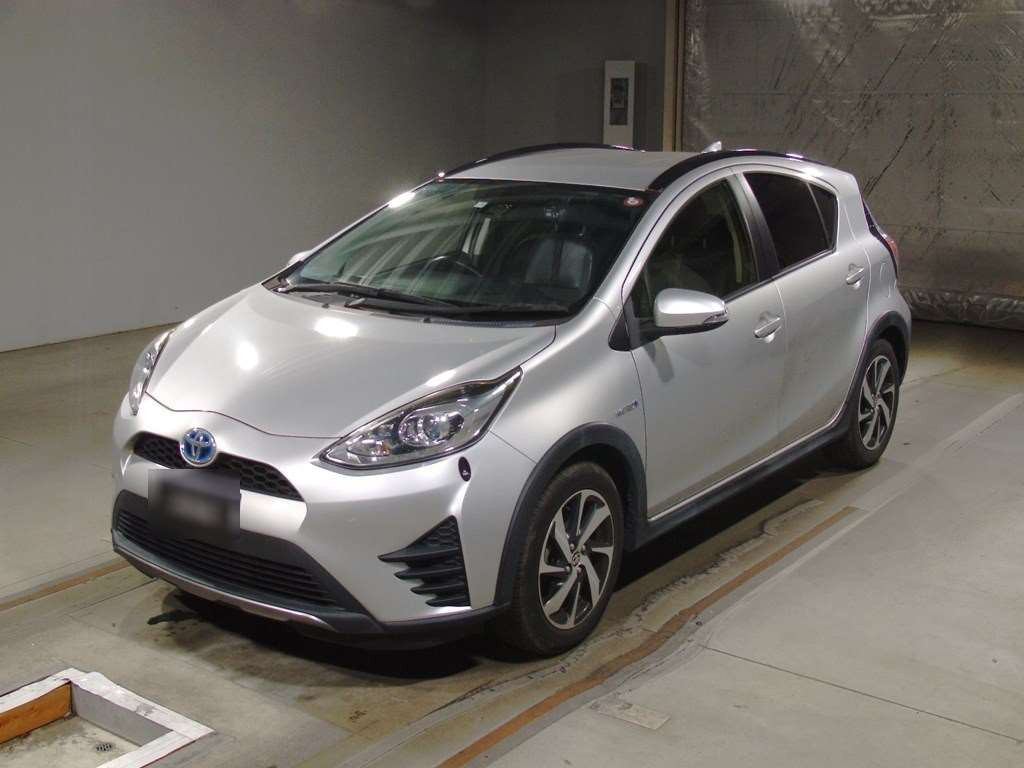 2017 Toyota Aqua NHP10H[0]