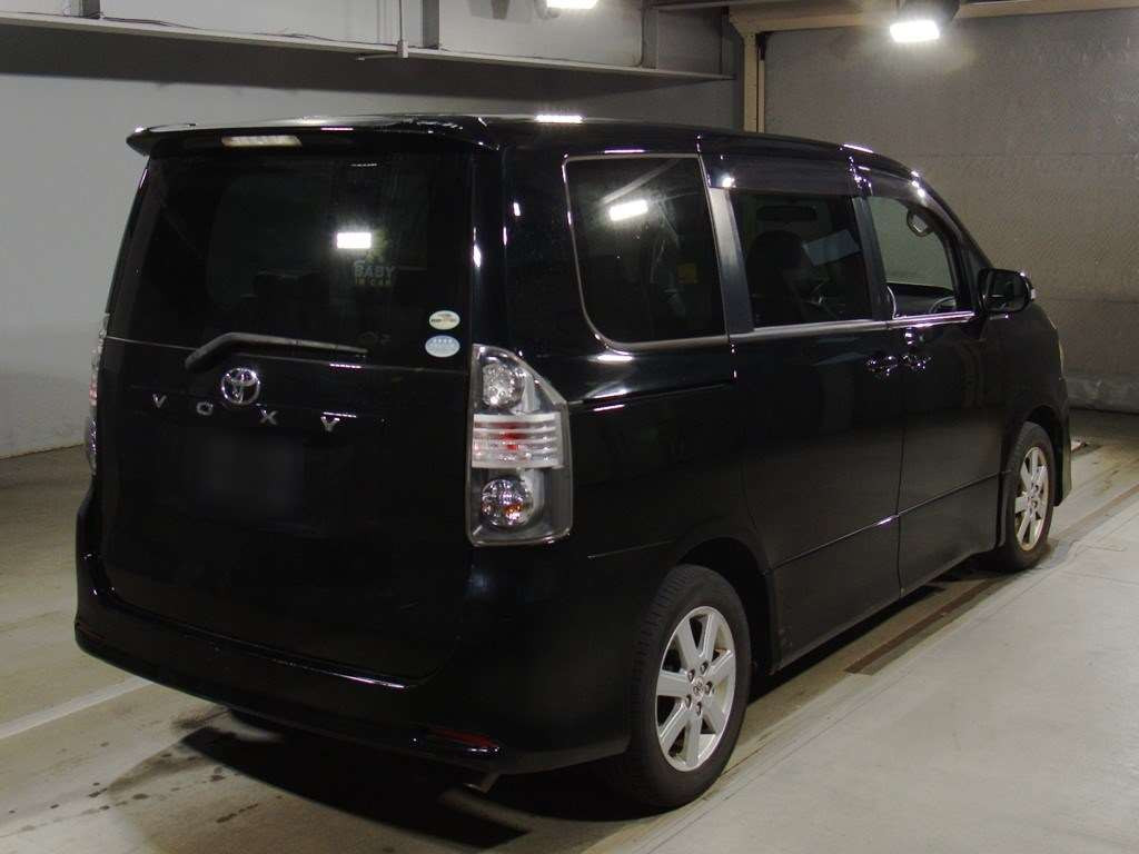 2008 Toyota Voxy ZRR70W[1]