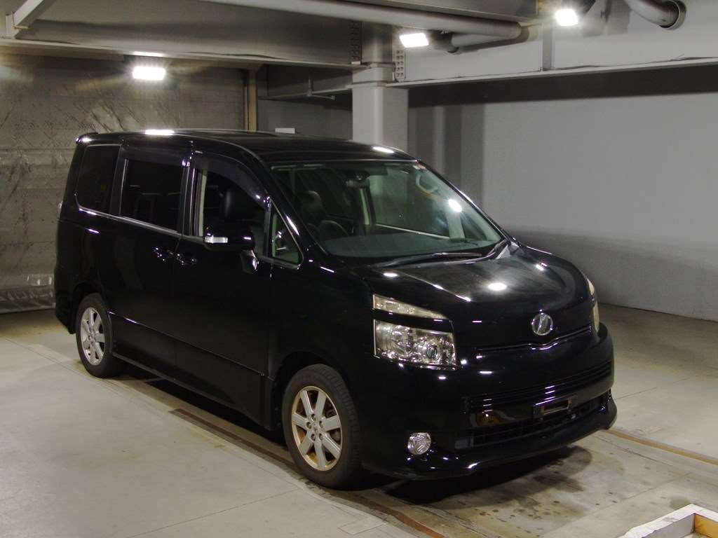 2008 Toyota Voxy ZRR70W[2]