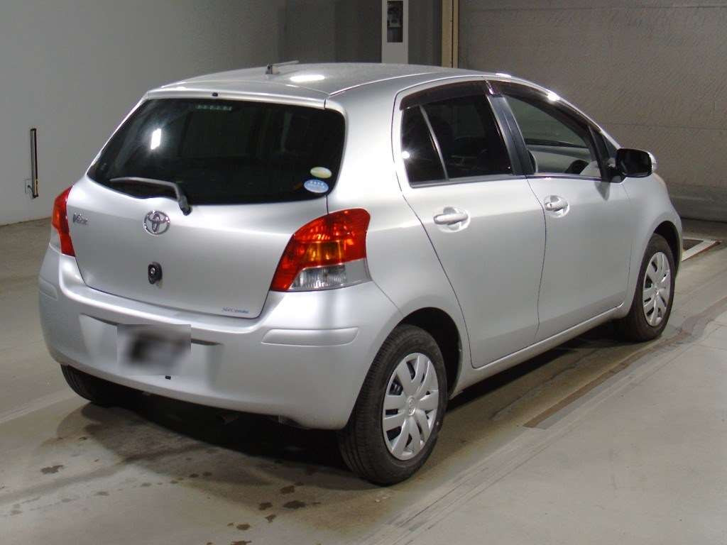 2009 Toyota Vitz SCP90[1]