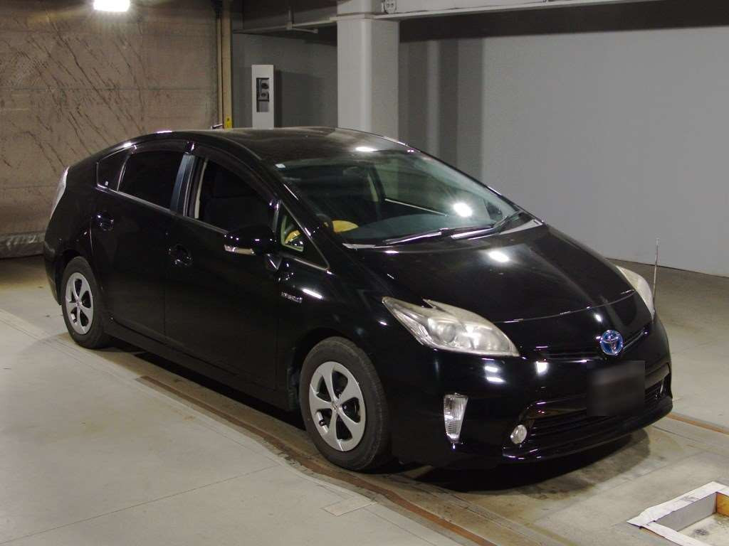 2012 Toyota Prius ZVW30[2]