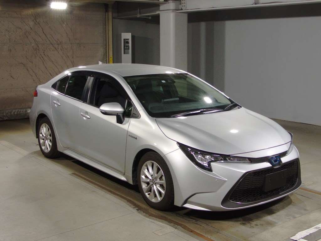 2019 Toyota Corolla Sedan ZWE211[2]