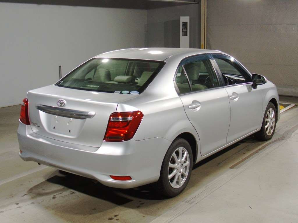 2015 Toyota Corolla Axio NRE161[1]