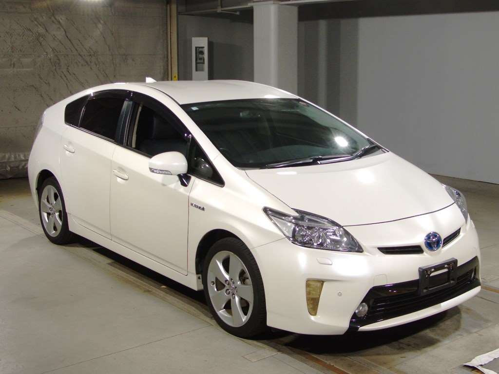 2012 Toyota Prius ZVW30[2]